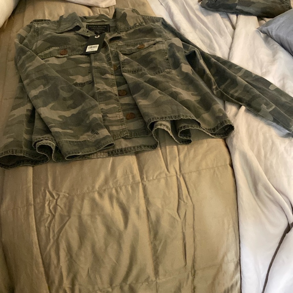 Ladies camouflage jacket